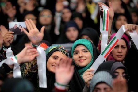 زن تراز انقلاب، الگوی جهانی