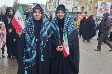بصیرت نوجوانان امروز آرزوی دشمن را باطل کرد