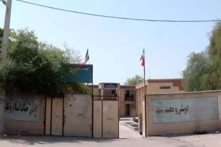 مدرسه قربانی سودگرایی و قدرت‌های جهانی