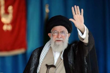 رهبر شهید معمار شخصیت و اندیشه نسل‌ها