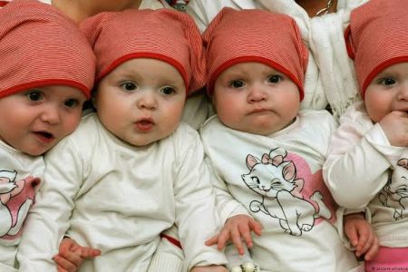 حمایت بهزیستی ابهر از ۱۰۶ خانواده چندقلو