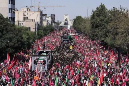 تشييع امام شهید، همه‌پرسی ملت در برابر دشمن