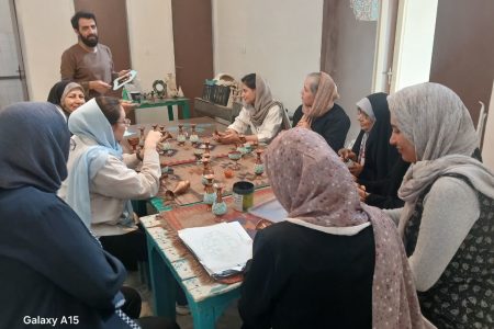 احیاء هنر فیروزهکوبی با آموزش هنرجویان ابهر